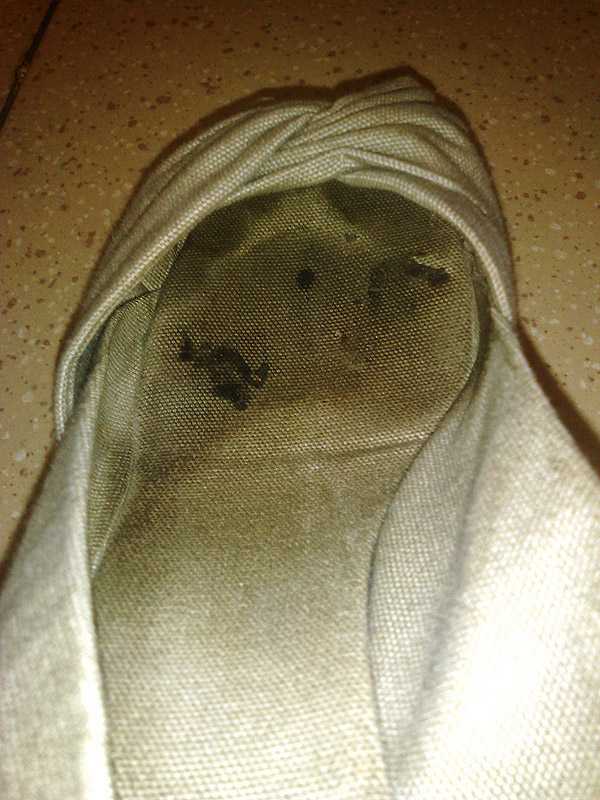 sandalo stoffa usato odoroso