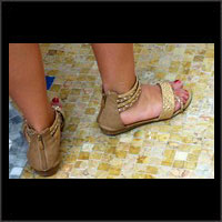 candid piedi
